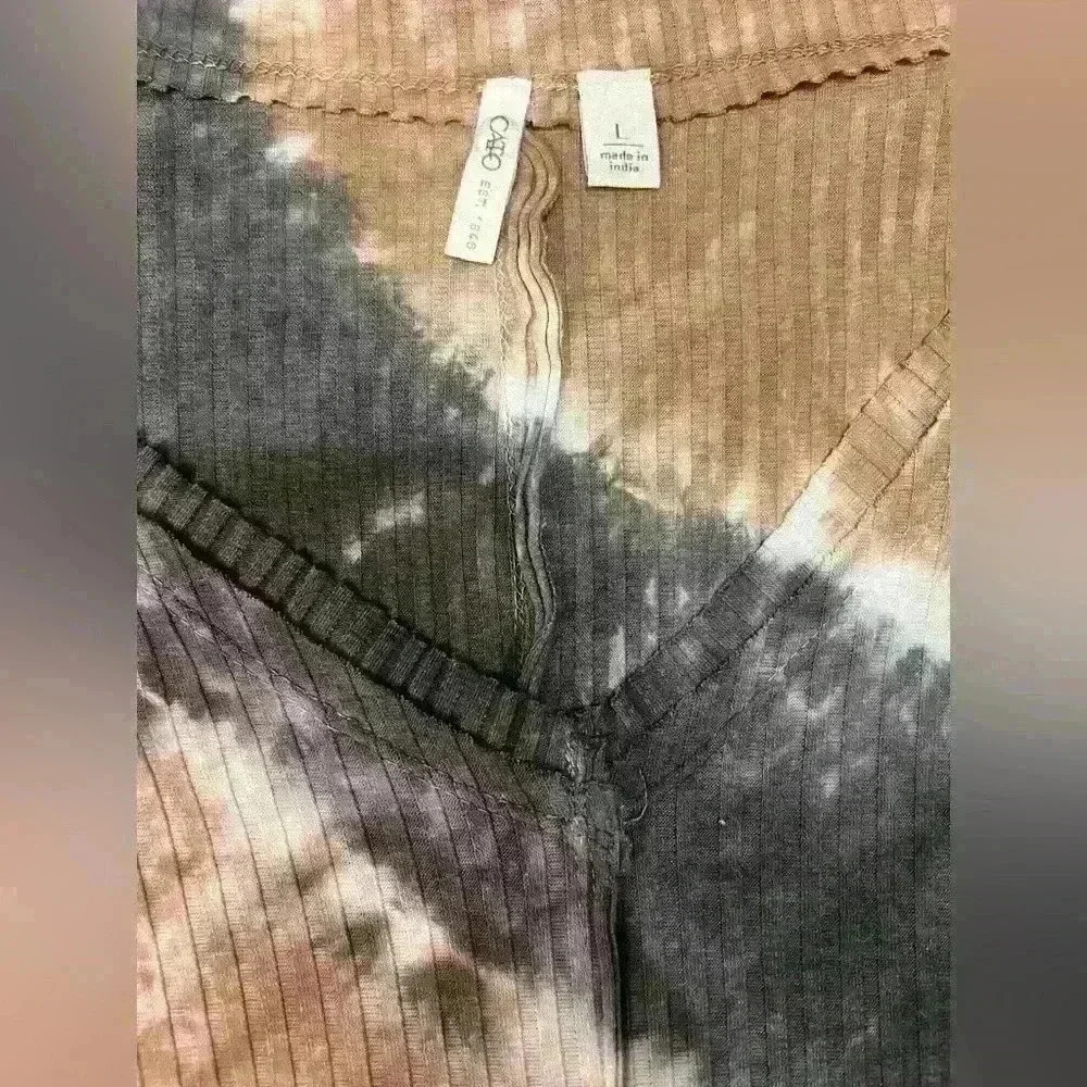 Women’s *Large* V Neck long sleeve shirt. Tie die look~Perfect for all seasons - Picture 2 of 4